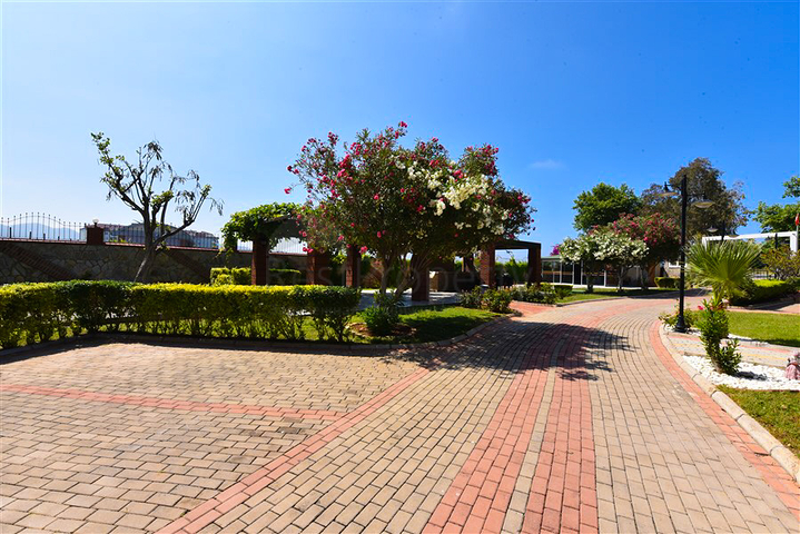 2+1 apartment on the first coastline in Demirtas district