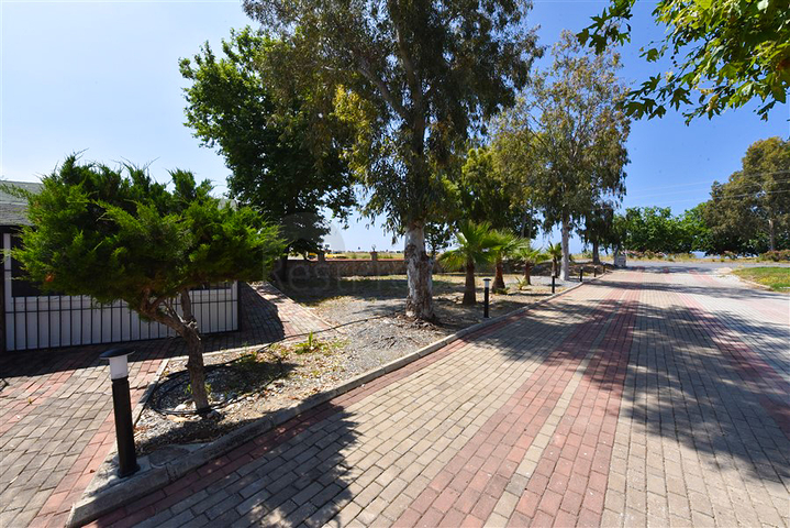 2+1 apartment on the first coastline in Demirtas district