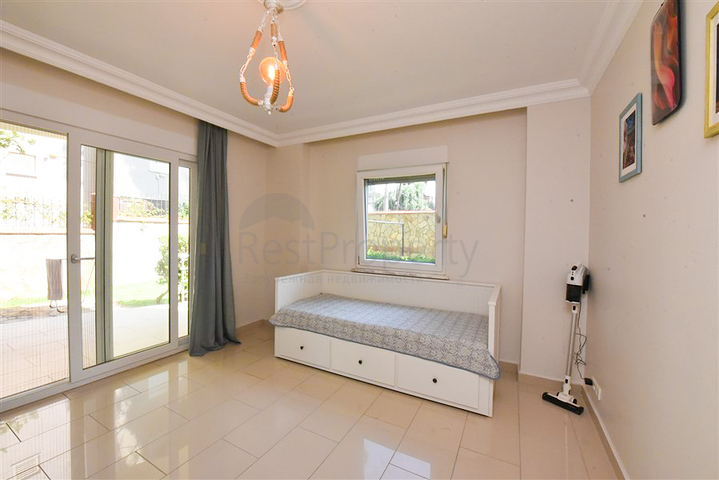 2+1 apartment on the first coastline in Demirtas district