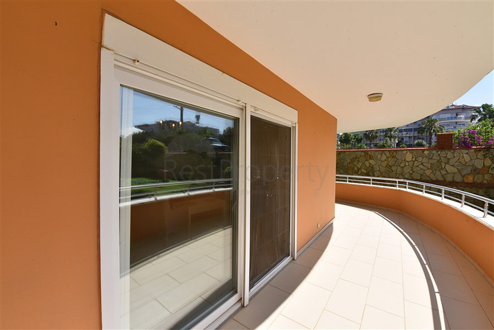 2+1 apartment on the first coastline in Demirtas district