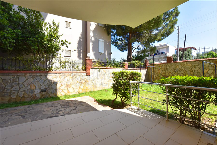 2+1 apartment on the first coastline in Demirtas district