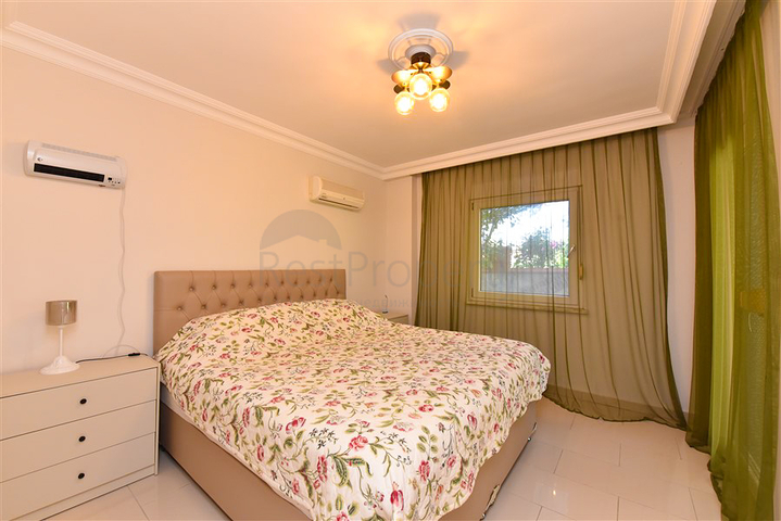 2+1 apartment on the first coastline in Demirtas district