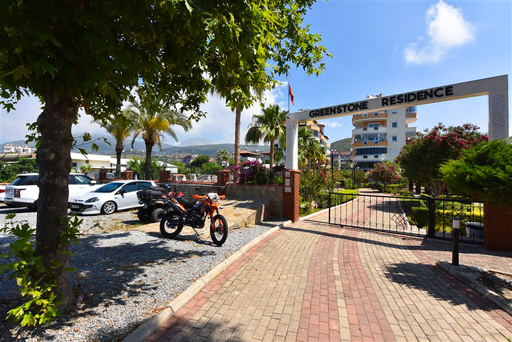 2+1 apartment on the first coastline in Demirtas district