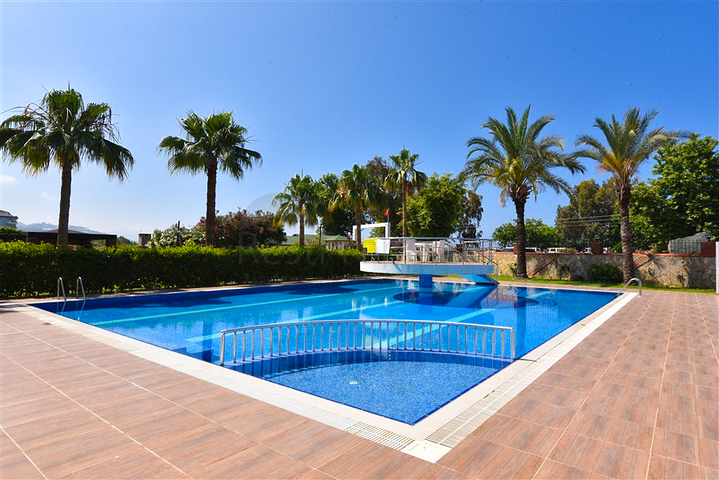 2+1 apartment on the first coastline in Demirtas district