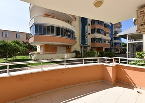 2+1 apartment on the first coastline in Demirtas district