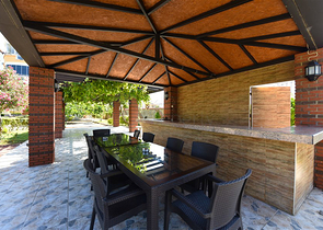 2+1 apartment on the first coastline in Demirtas district