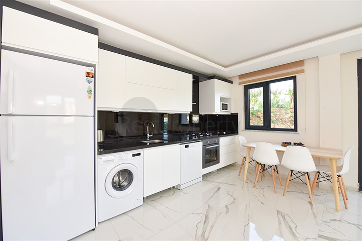 1+1 apartment with furniture and appliances, in the Mahmutlar area