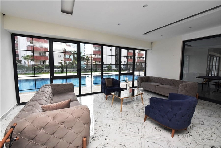 2+1 penthouse in the very center of Mahmutlar