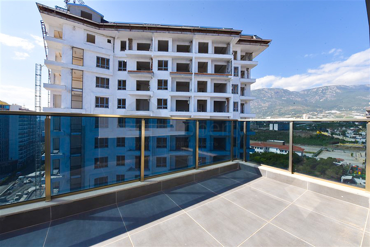 2+1 penthouse in the very center of Mahmutlar