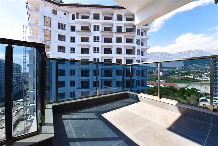 2+1 penthouse in the very center of Mahmutlar