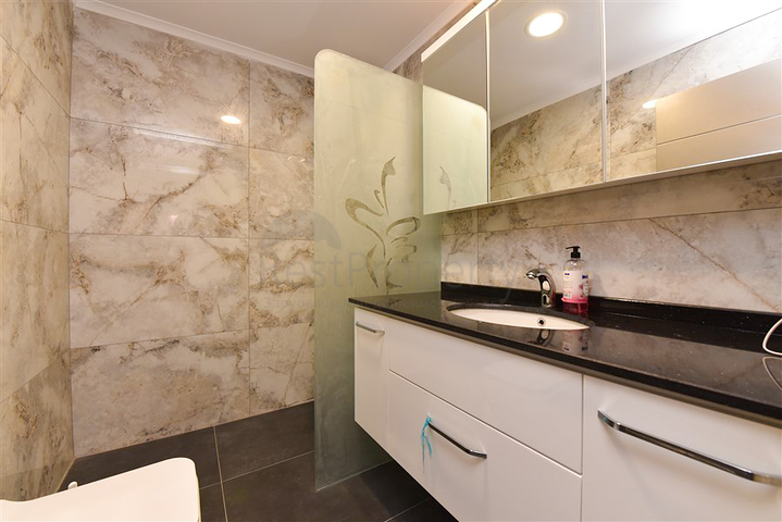 4+2 villa with pool and Mediterranean Sea view