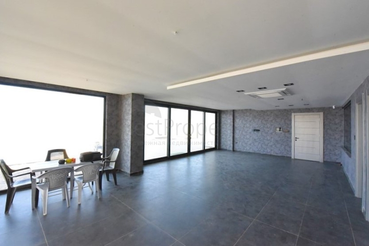 4+2 villa with pool and Mediterranean Sea view