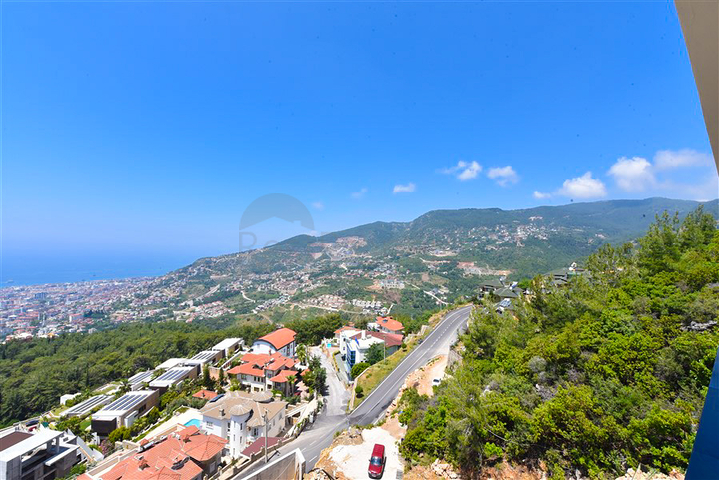 4+2 villa with pool and Mediterranean Sea view