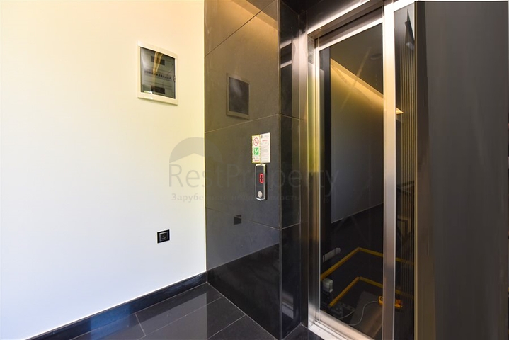 4+2 villa with pool and Mediterranean Sea view