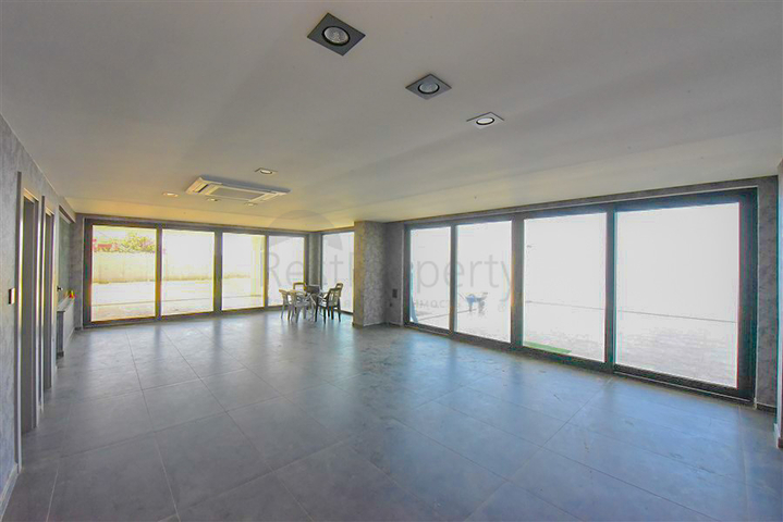 4+2 villa with pool and Mediterranean Sea view