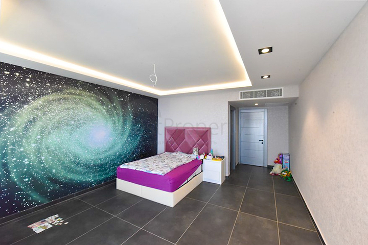 4+2 villa with pool and Mediterranean Sea view