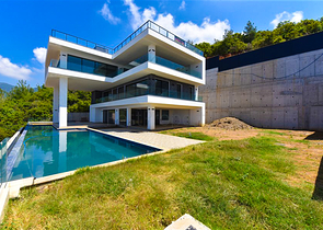 4+2 villa with pool and Mediterranean Sea view