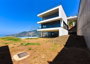 4+2 villa with pool and Mediterranean Sea view