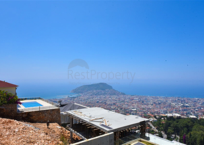 4+2 villa with pool and Mediterranean Sea view