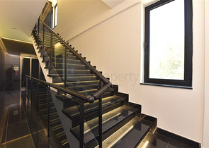 4+2 villa with pool and Mediterranean Sea view