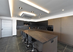 4+2 villa with pool and Mediterranean Sea view