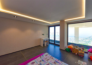 4+2 villa with pool and Mediterranean Sea view