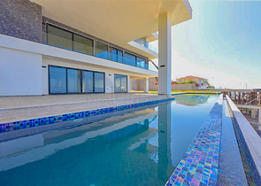 4+2 villa with pool and Mediterranean Sea view