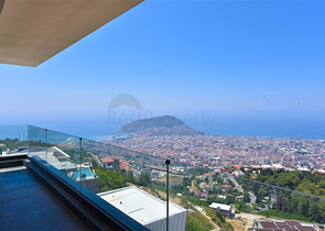 4+2 villa with pool and Mediterranean Sea view