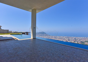 4+2 villa with pool and Mediterranean Sea view