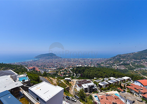 4+2 villa with pool and Mediterranean Sea view