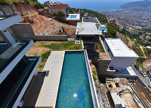 4+2 villa with pool and Mediterranean Sea view