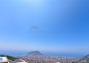 4+2 villa with pool and Mediterranean Sea view