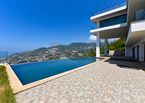 4+2 villa with pool and Mediterranean Sea view