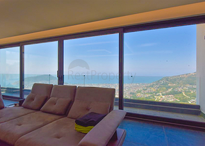 4+2 villa with pool and Mediterranean Sea view