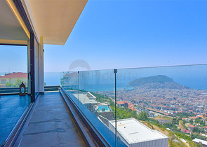 4+2 villa with pool and Mediterranean Sea view