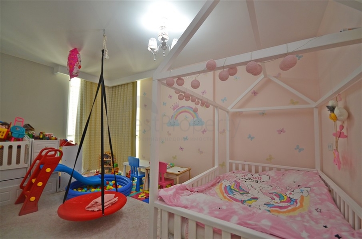 Spacious penthouse for a large family on the Mediterranean coast