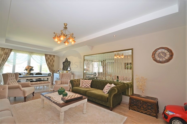 Spacious penthouse for a large family on the Mediterranean coast