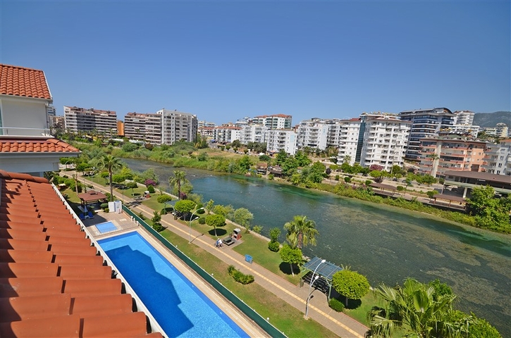 Spacious penthouse for a large family on the Mediterranean coast
