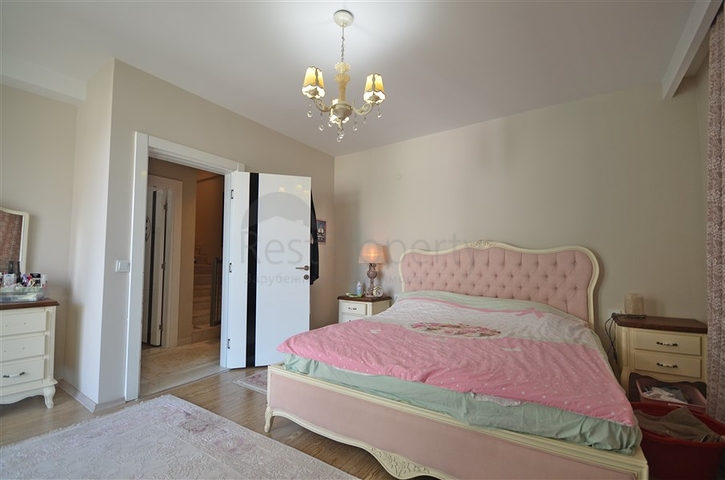 Spacious penthouse for a large family on the Mediterranean coast