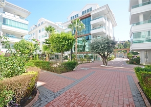 Spacious penthouse for a large family on the Mediterranean coast