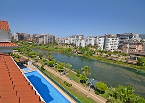 Spacious penthouse for a large family on the Mediterranean coast
