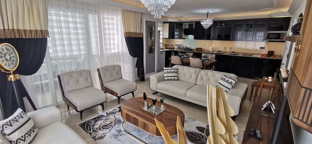 Newly renovated 2+1 apartment 200 meters from the sea