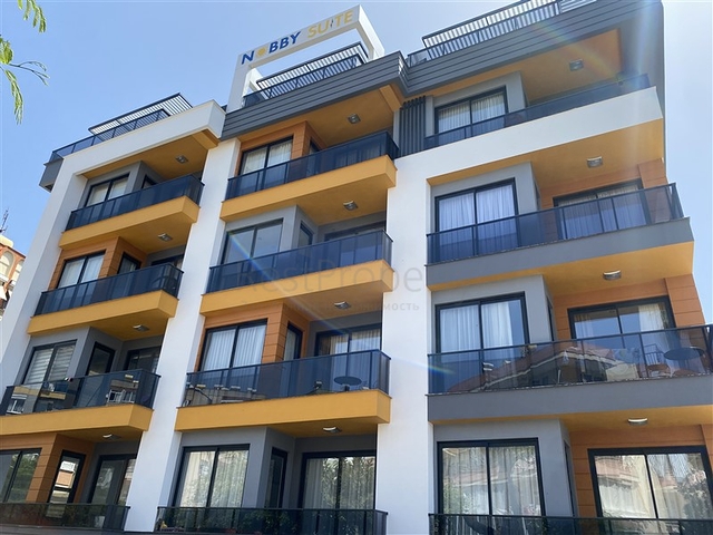 Two-bedroom penthouse in walking distance from the sea with designer renovation