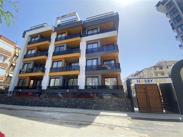 Two-bedroom penthouse in walking distance from the sea with designer renovation