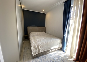 Two-bedroom penthouse in walking distance from the sea with designer renovation