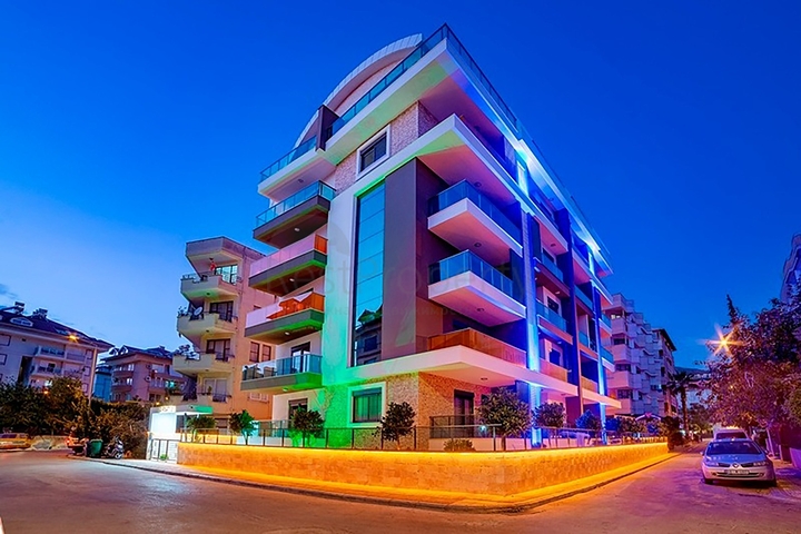 3+1 apartment 150 m from the sea in the center of Alanya