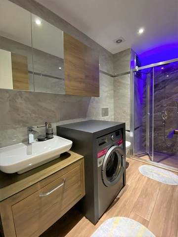 3+1 apartment 150 m from the sea in the center of Alanya