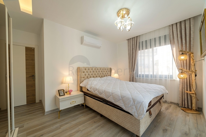 3+1 apartment 150 m from the sea in the center of Alanya