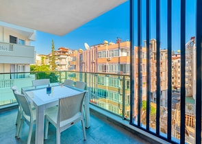 3+1 apartment 150 m from the sea in the center of Alanya