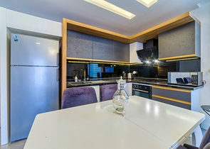 3+1 apartment 150 m from the sea in the center of Alanya